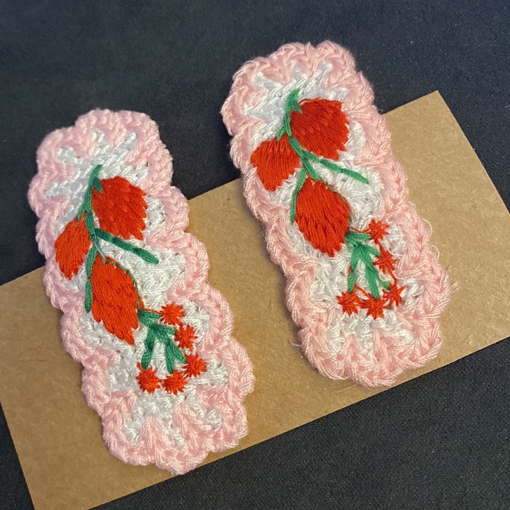 ROMWE Anime 2pcs Floral Embroidery Hair Clip - #261
